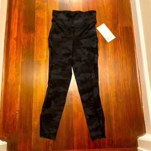 NWT Lululemon Base Pace HR tight 25”
